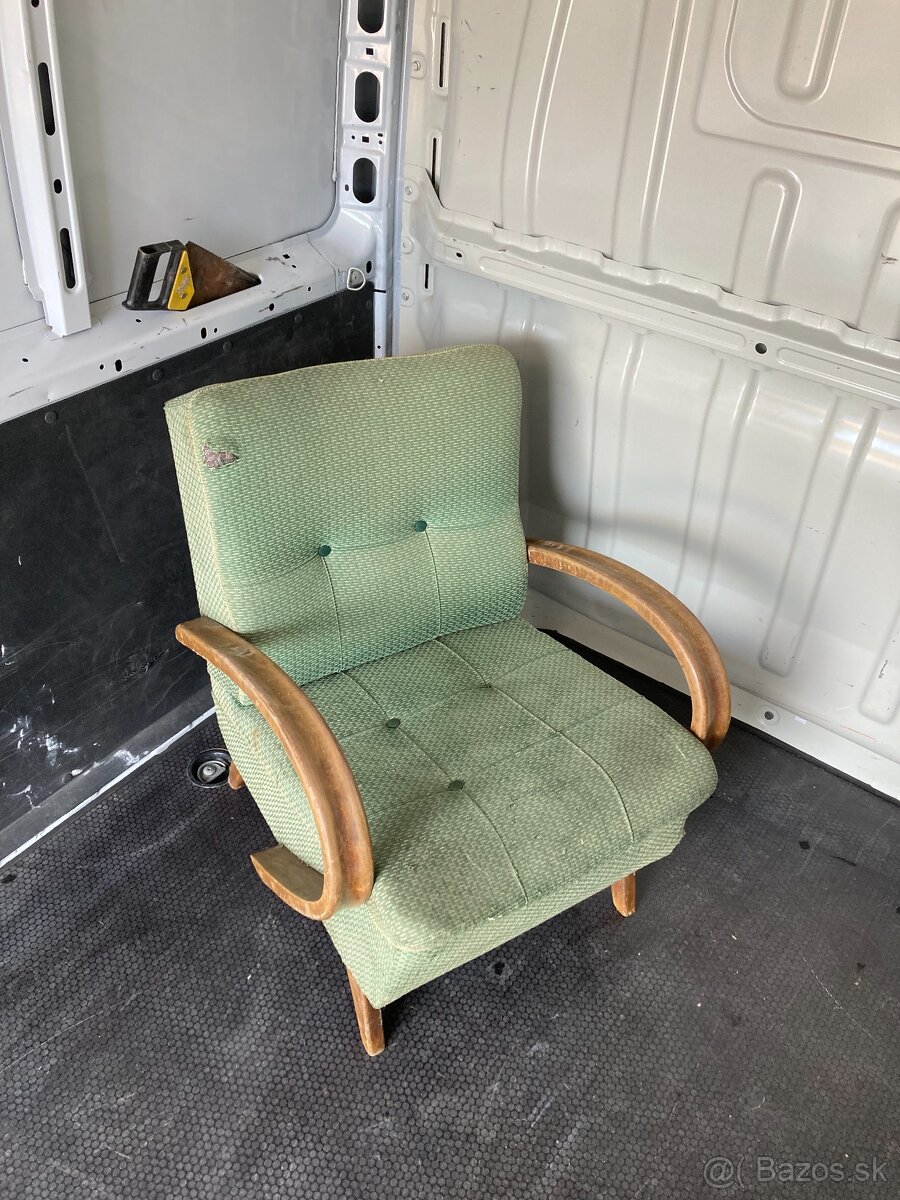 Predam retro kreslo vhodne na renovaciu 50 eur kus