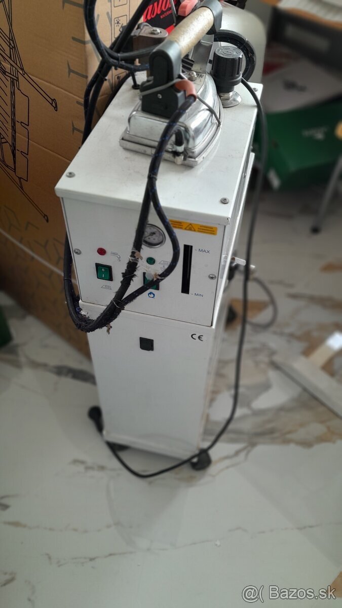 Predám priemyselnú párnú žehličku