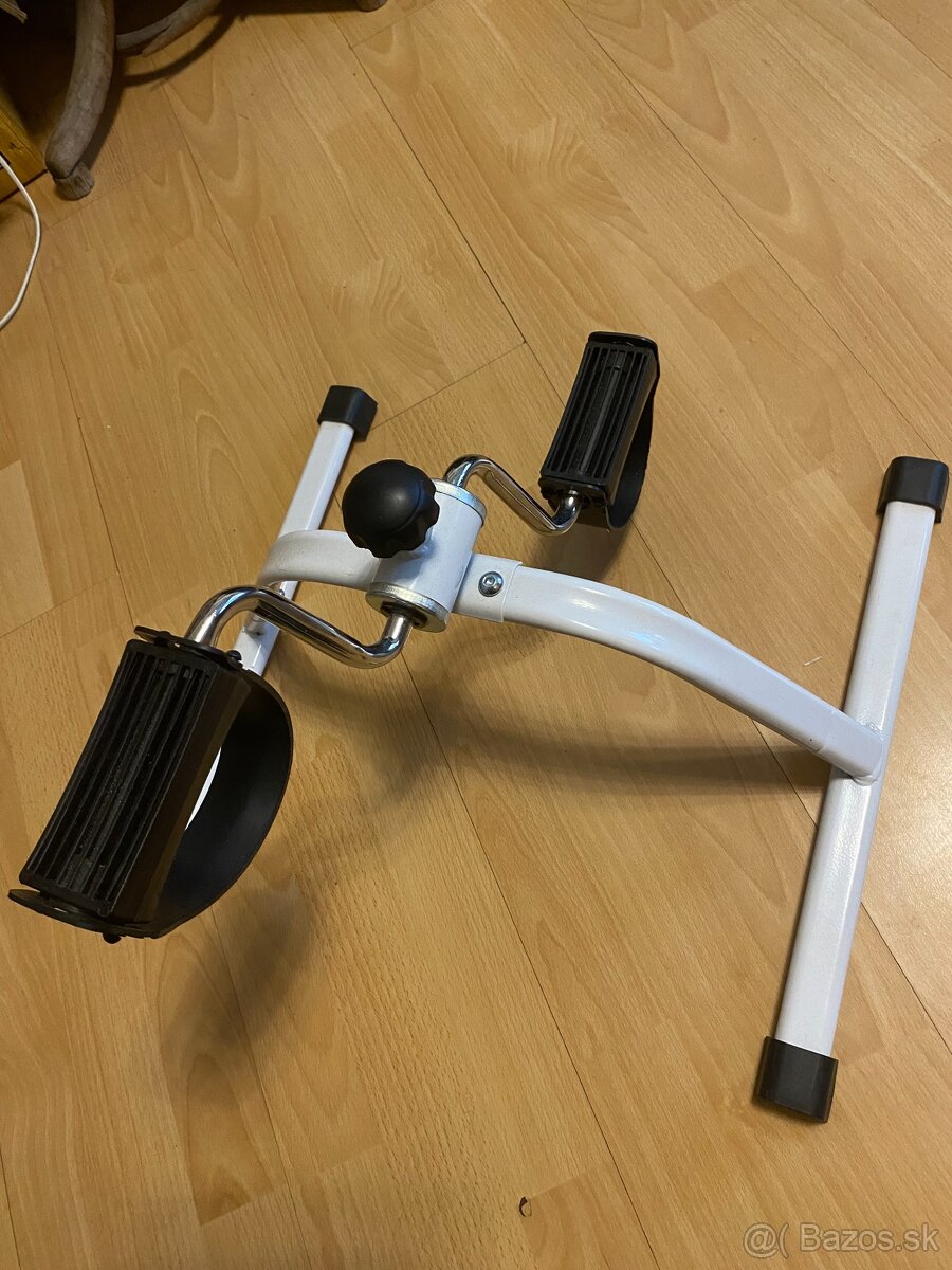 Pedálový trenažer