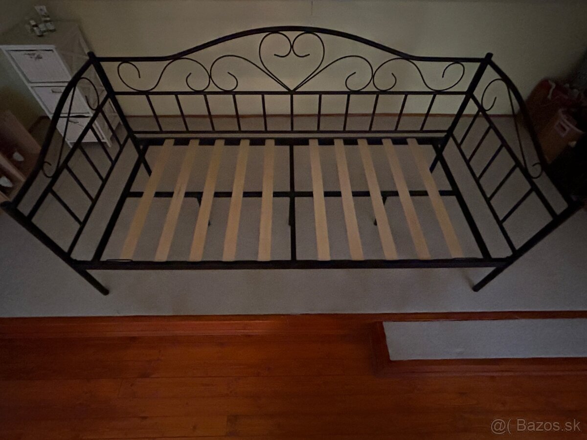 Oceľový rám postele