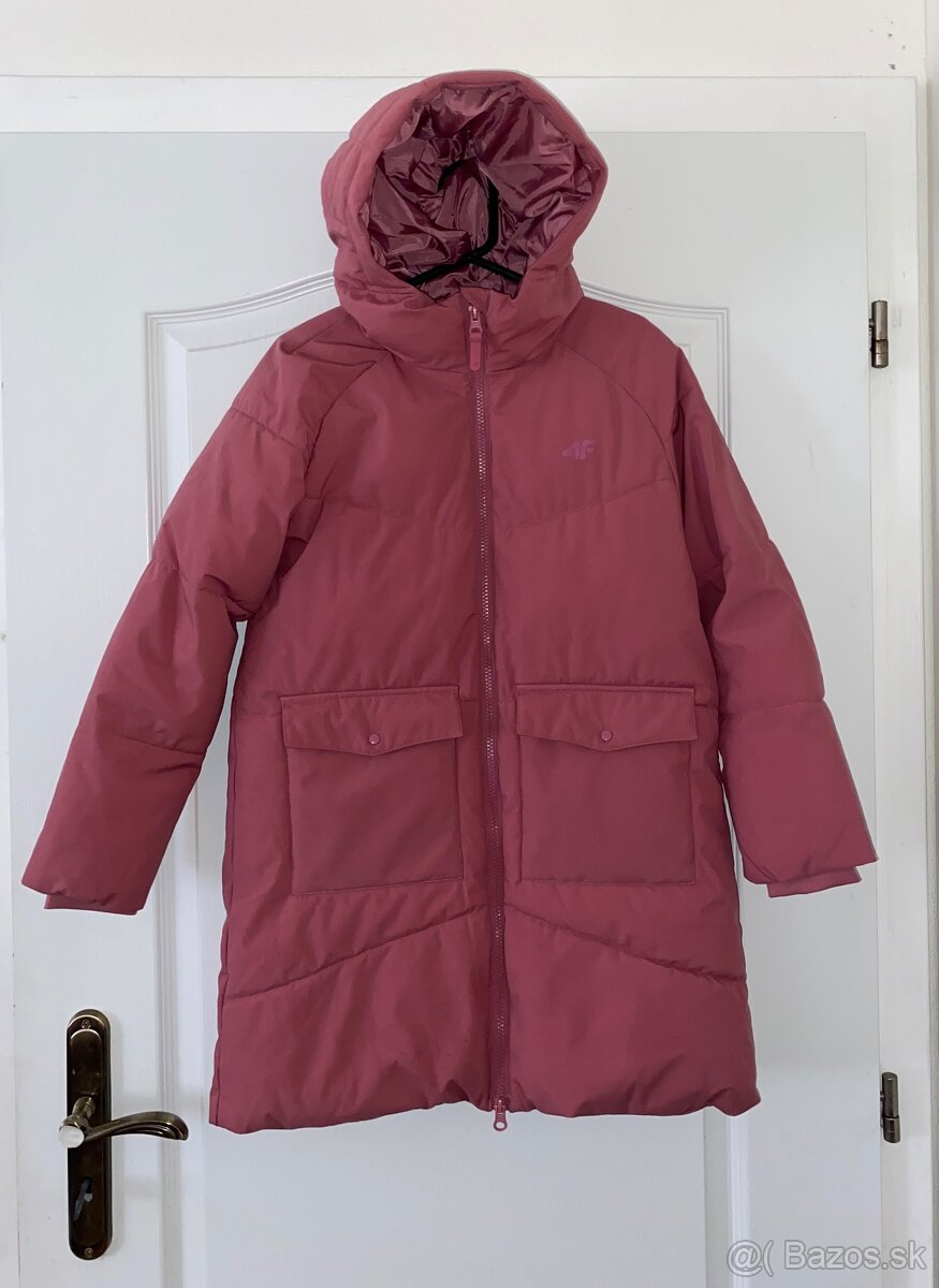4F dievcenska staroruzova zimna bunda velkost 146