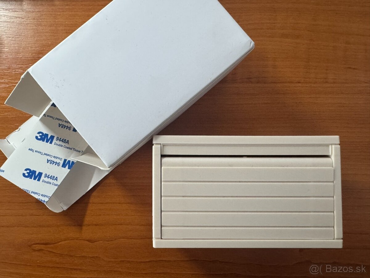 Držiak na kľúče - Garáž s otváracími dverami