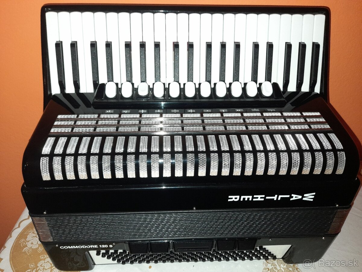 Akordeón Walther Commodore 120S