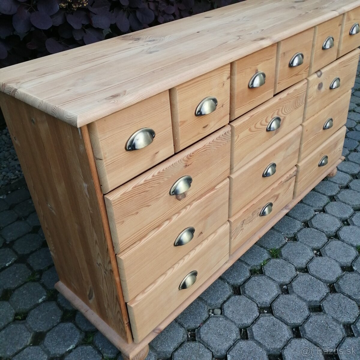 Drevená komoda