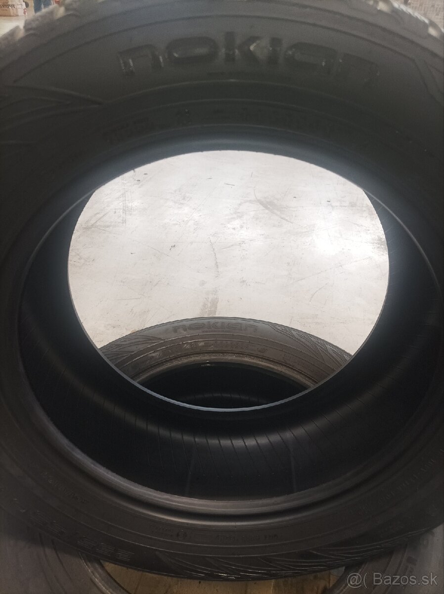 255/55 R18 Nokian