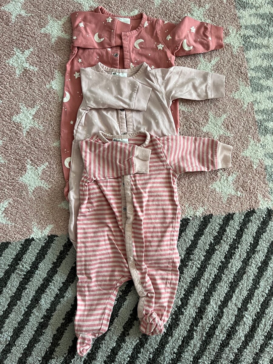 Pyžamo overal H&M 56