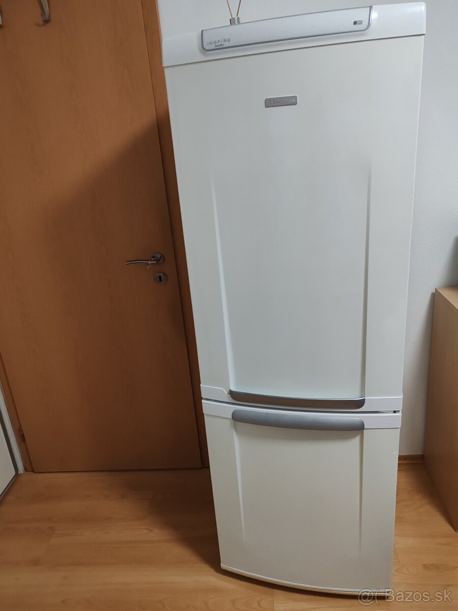 Chladnička s mrazničkou Elektrolux