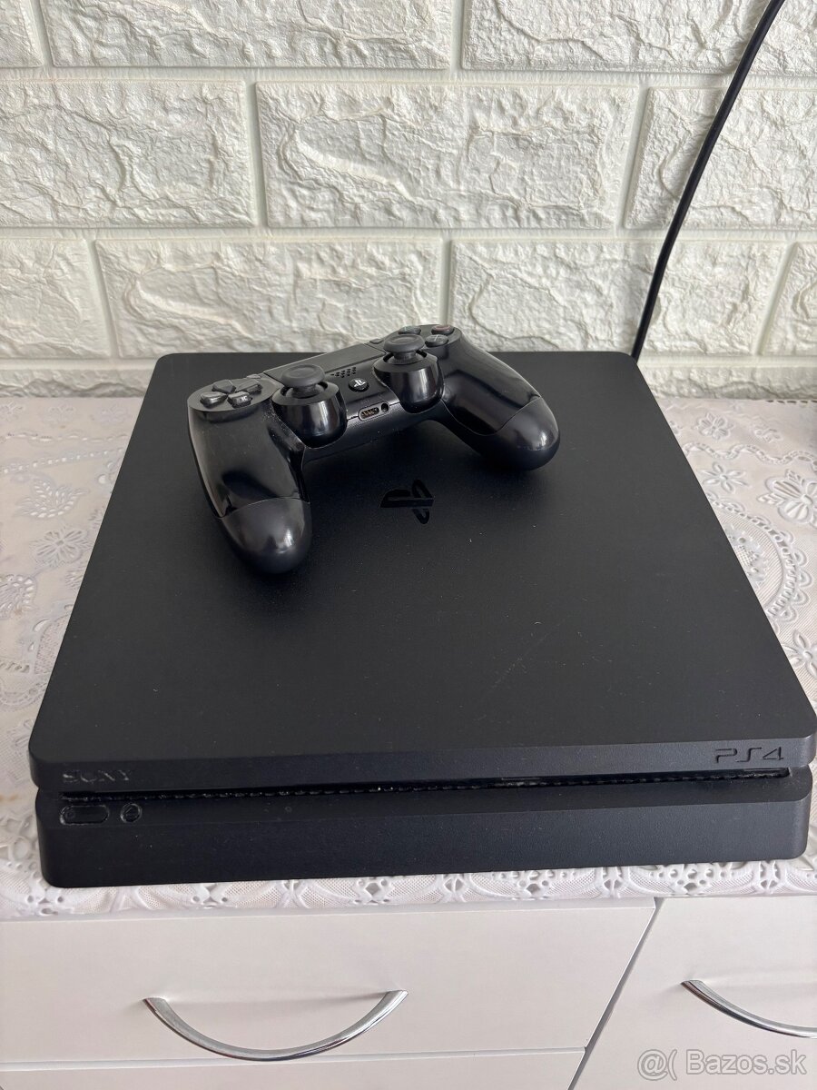 PS4 SLIM TOP STAV