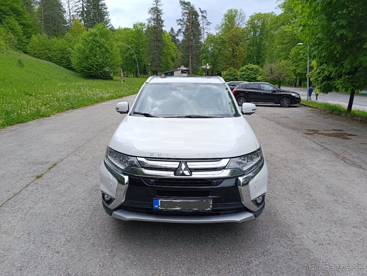 Mitsubishi Outlander INSTYLE 7-miestne