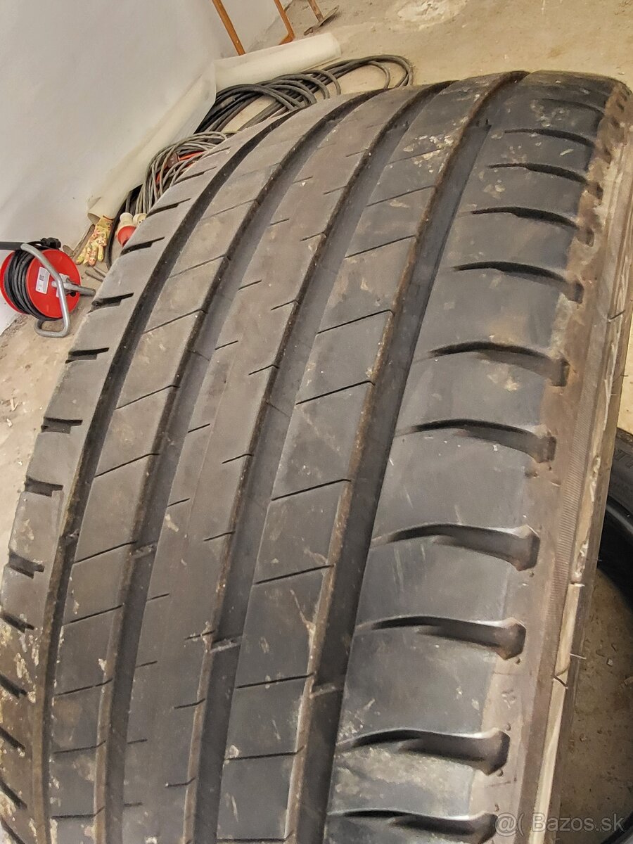 235/55 r19