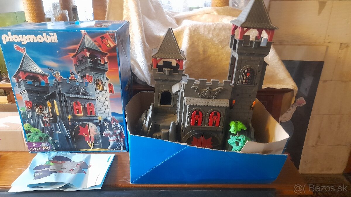 Dračia pevnosť-playmobil r 2001-50eur, tábor 15eur