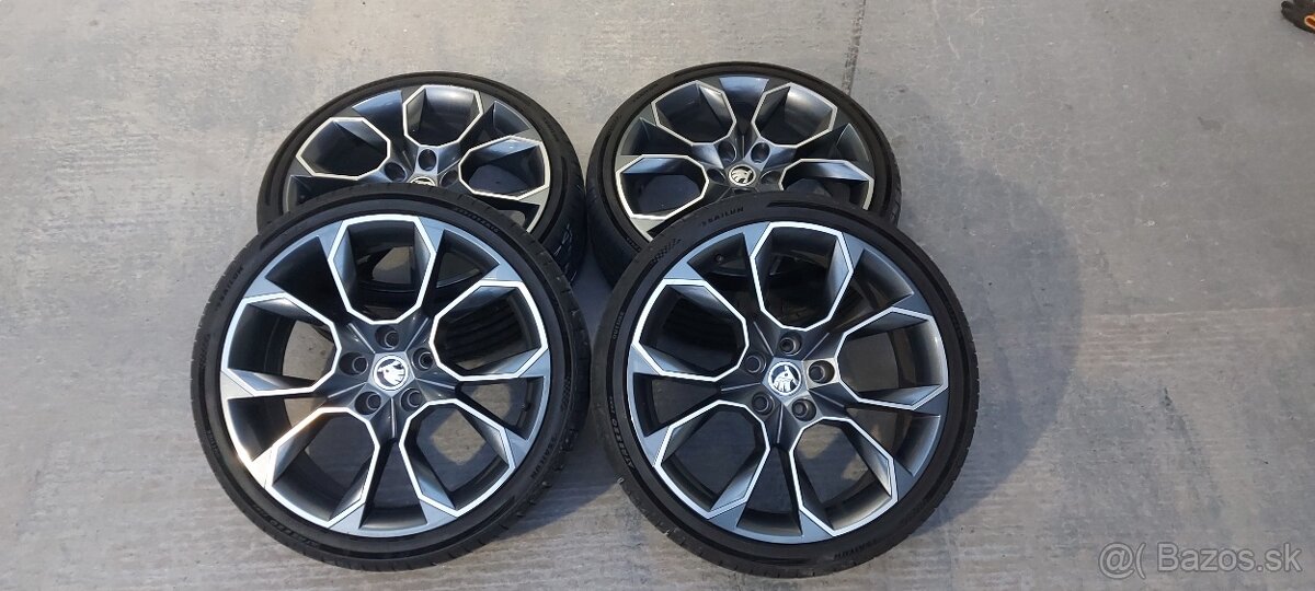ŠKODA XTREM RS R19 ET51 7.5J 5x112 57.1 225/35