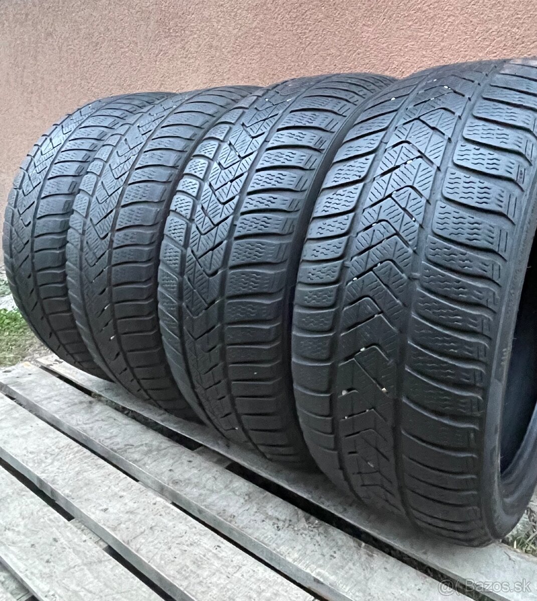 Pirelli 225/45 R18 zimné