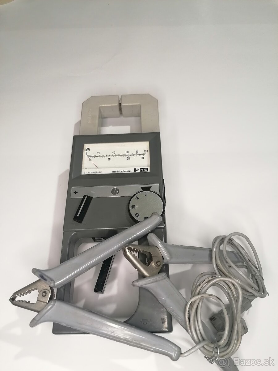 KLIEŠŤOVÝ WATTMETER PK220