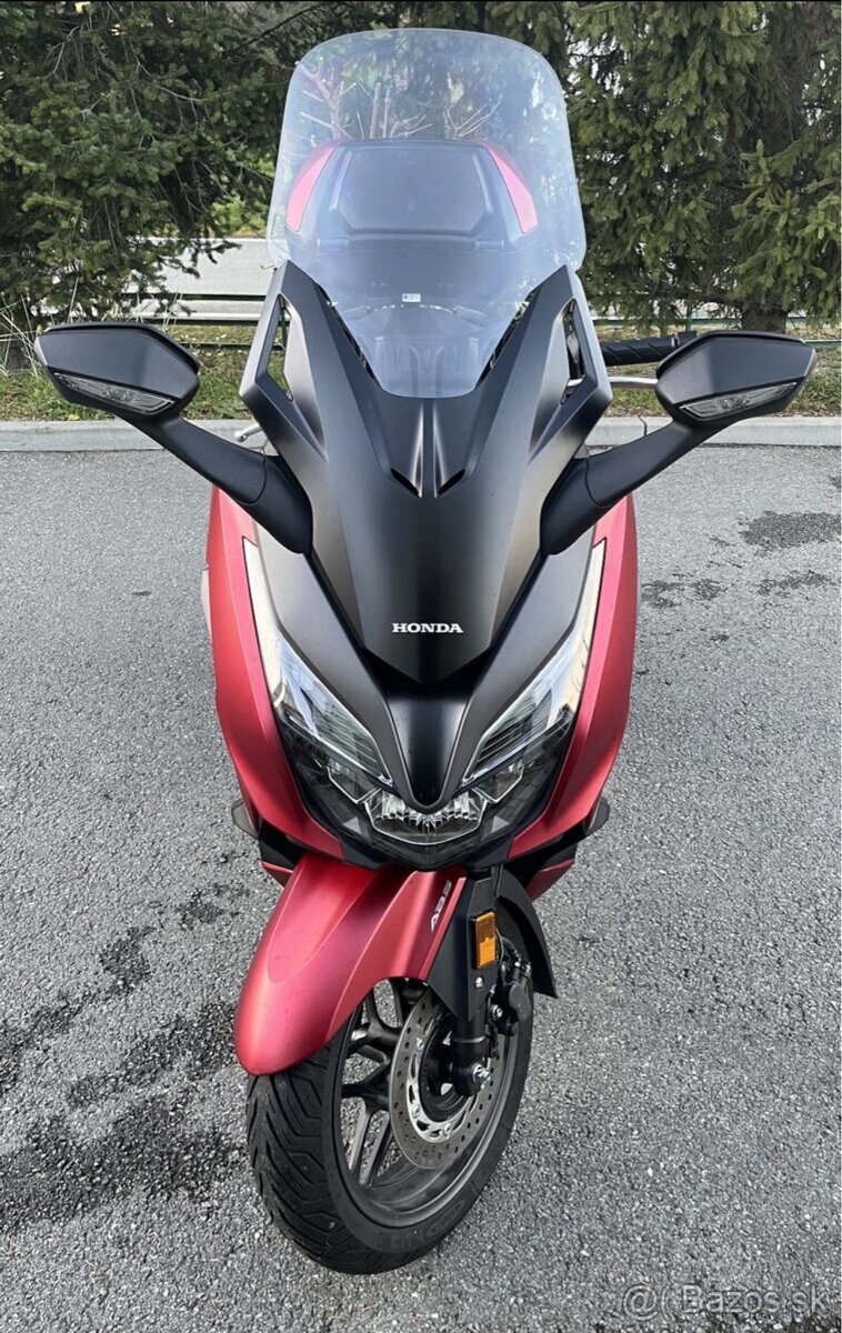 skuter Honda Forza 125cc, r.v., 2021, 1391 km