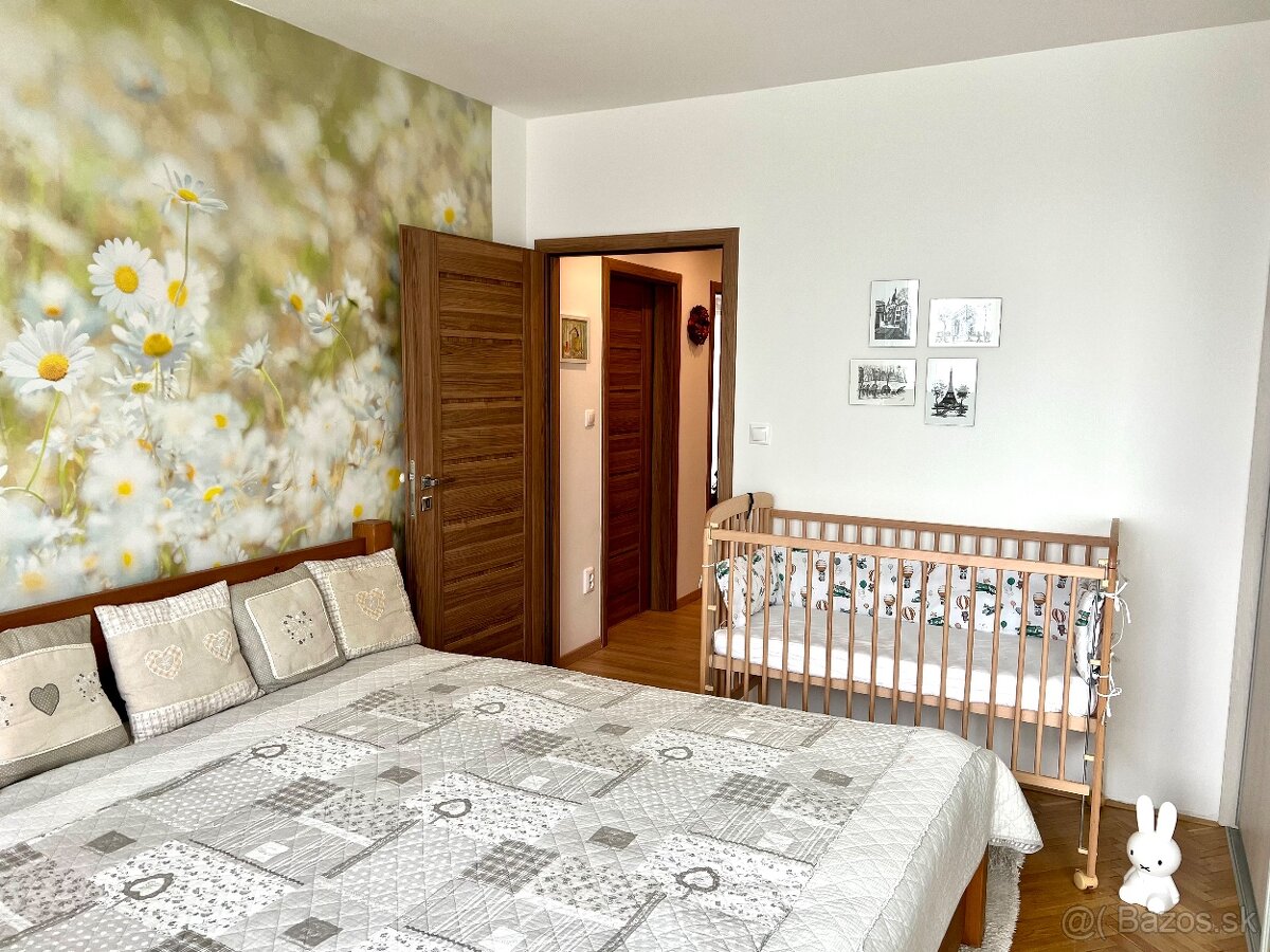 Veľký 3 izbový byt s dvoma balkónmi na Nábrežnej, Nové Zámky