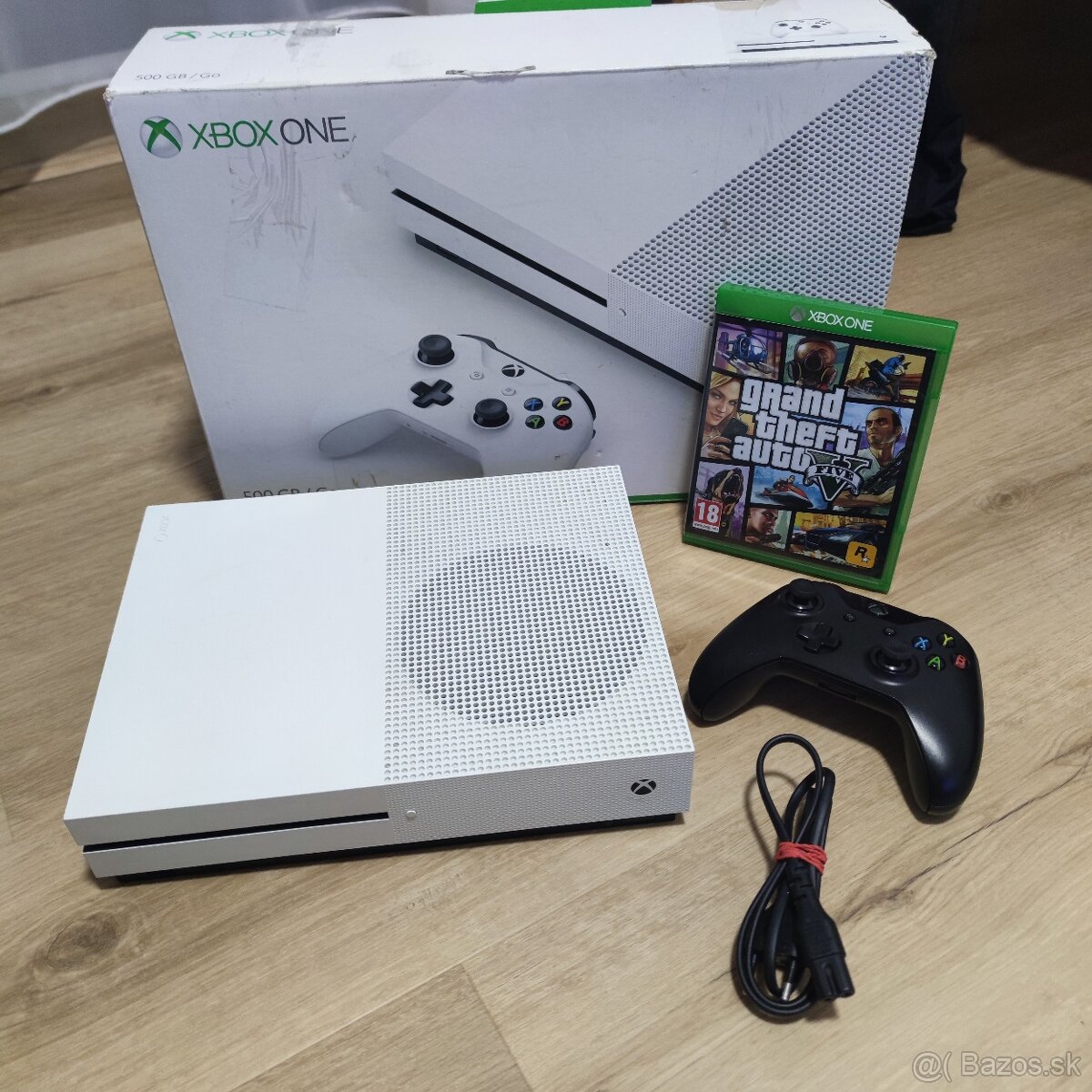 Xbox One S (500GB) + GTA V