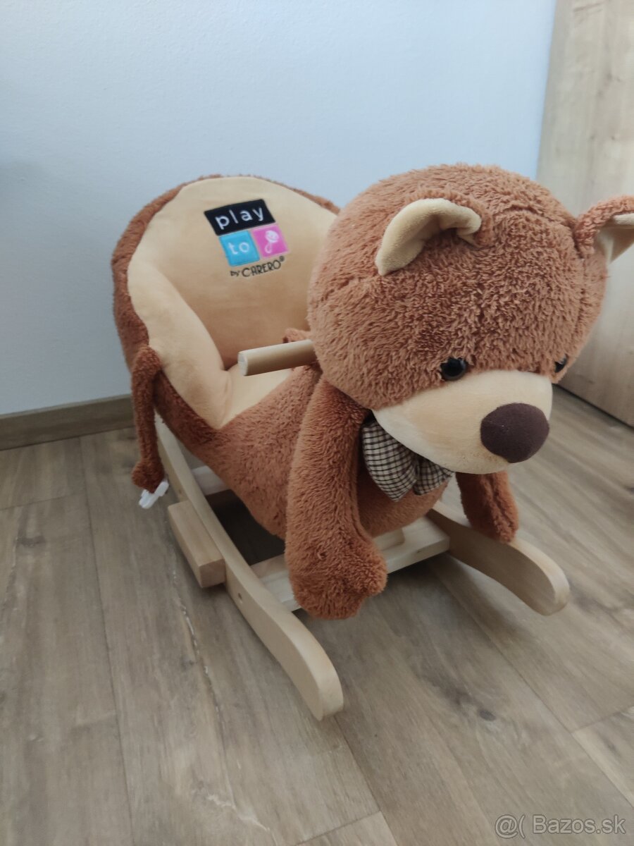 Hojdací koník macko