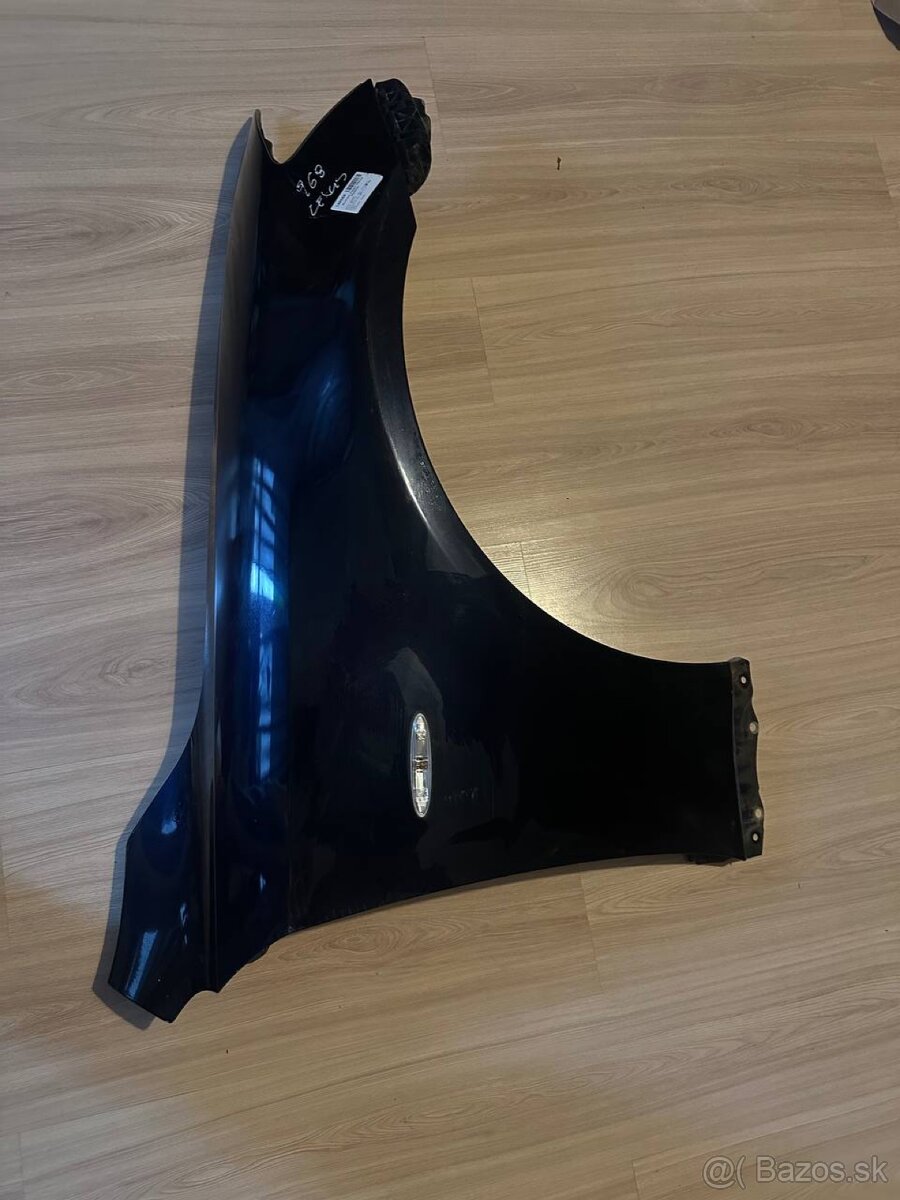 Predám pravý blatník Lexus is220d/250 2007