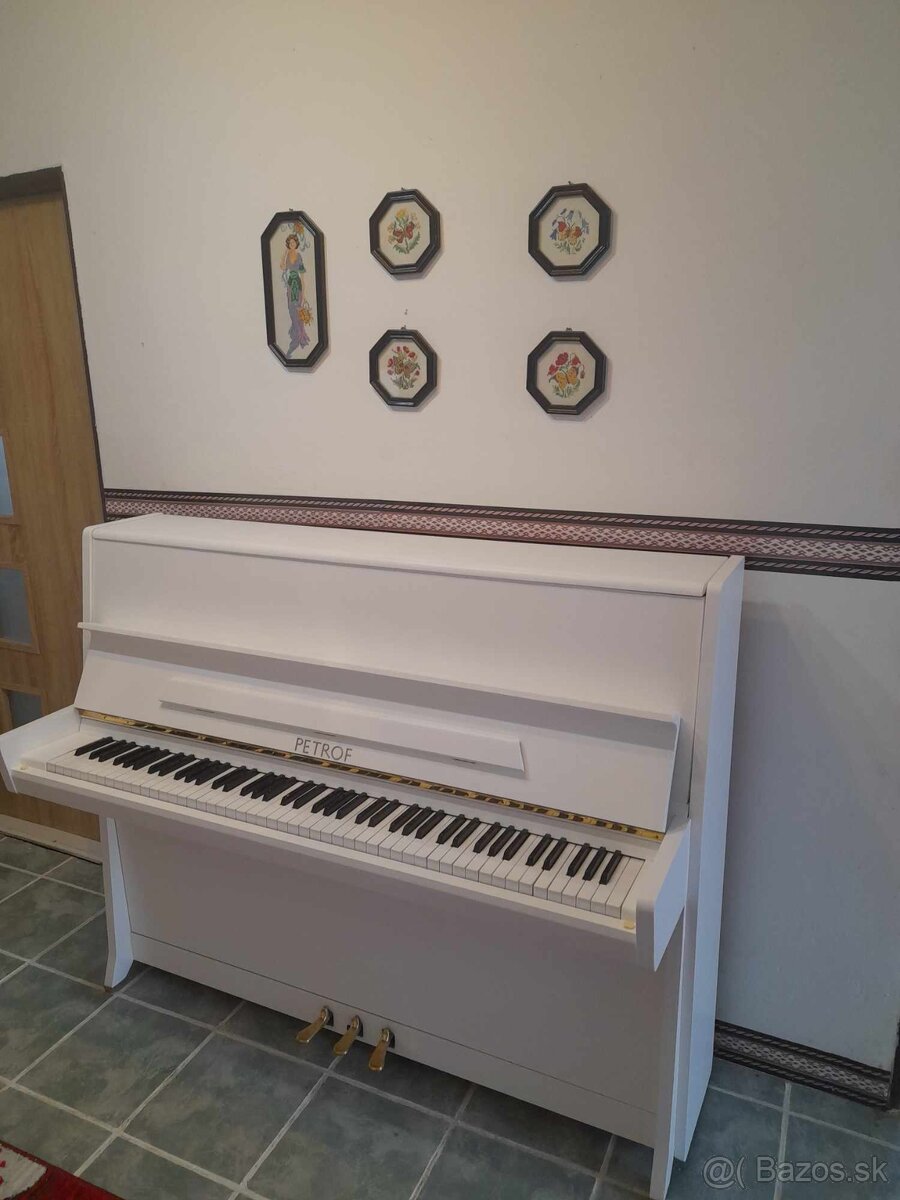 Predám pianíno Petrof