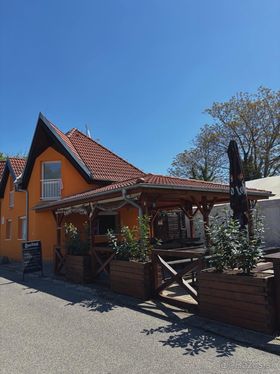 Bufet na slnečných jazerách juh