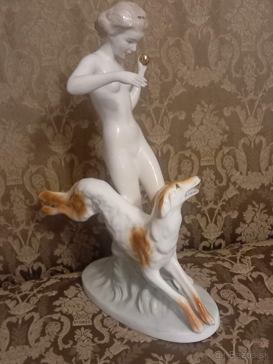 Royal Dux, Diana so psom