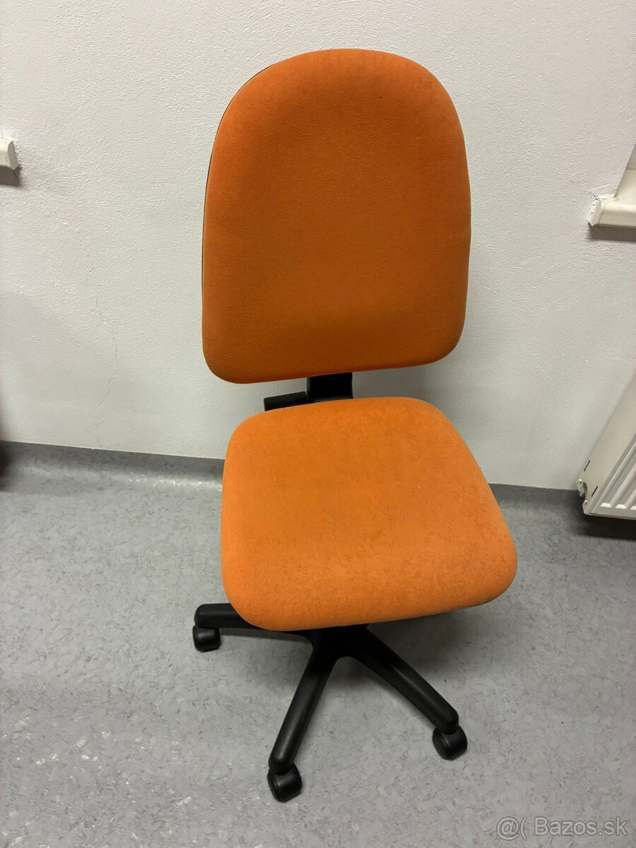 kancelárska stolička