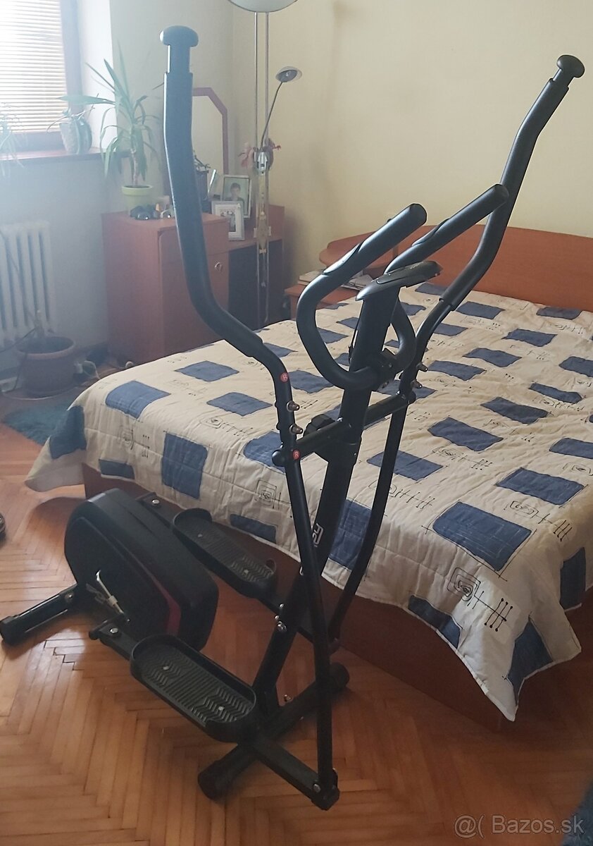 Eliptický trenažér