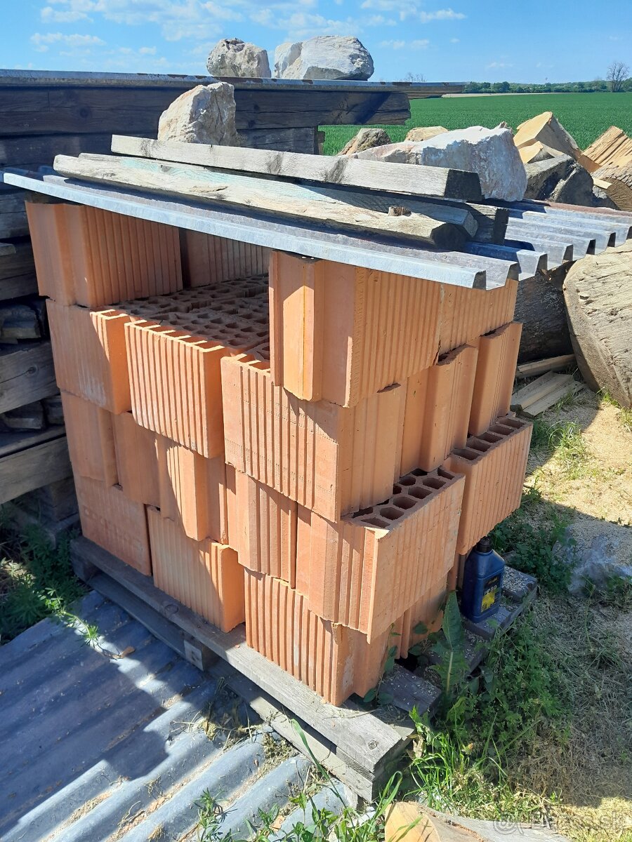 Predám tehly na strop, keramický strop