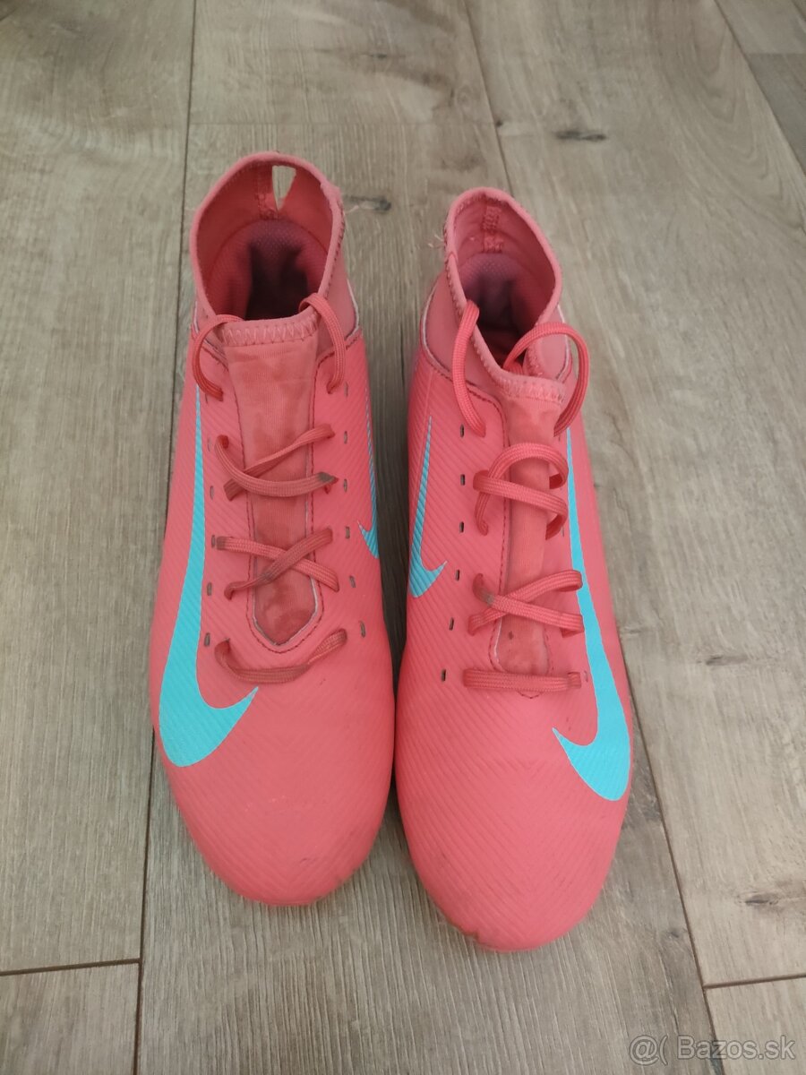 Kopačky nike 40