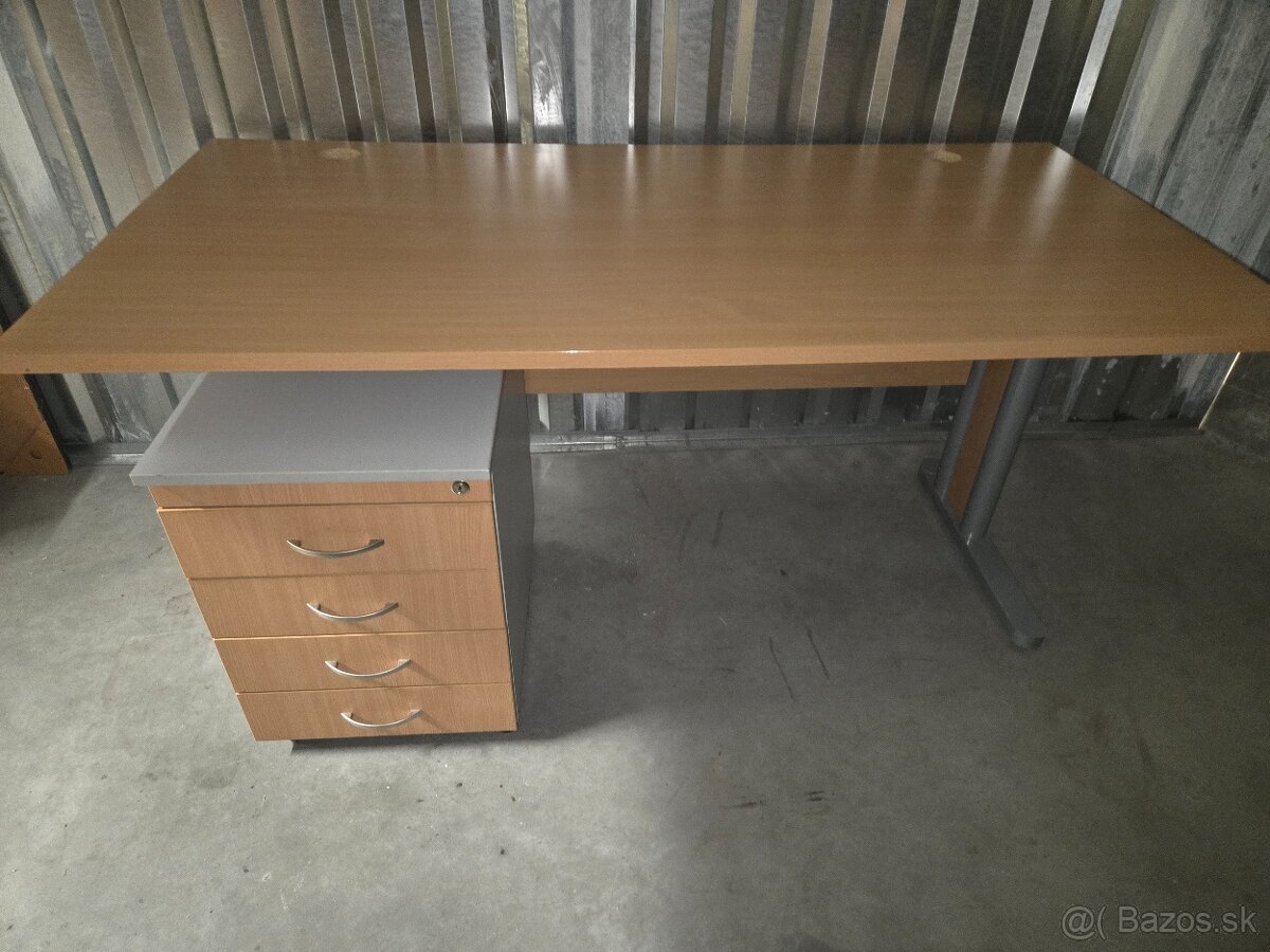 Pracovný stôl, kontajner k nemu (spolu za 50€), stoličky