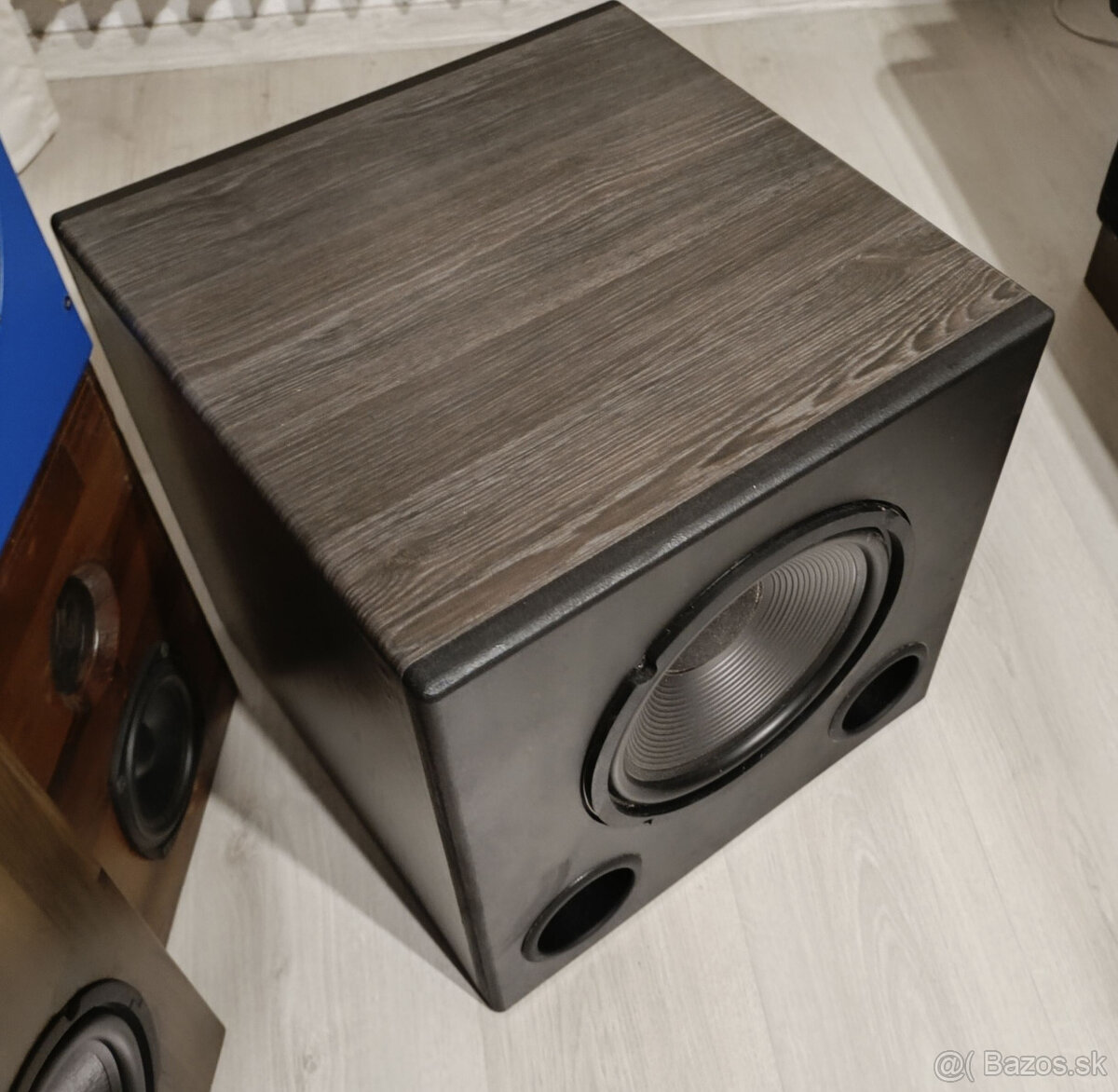 -- Predám subwoofer --