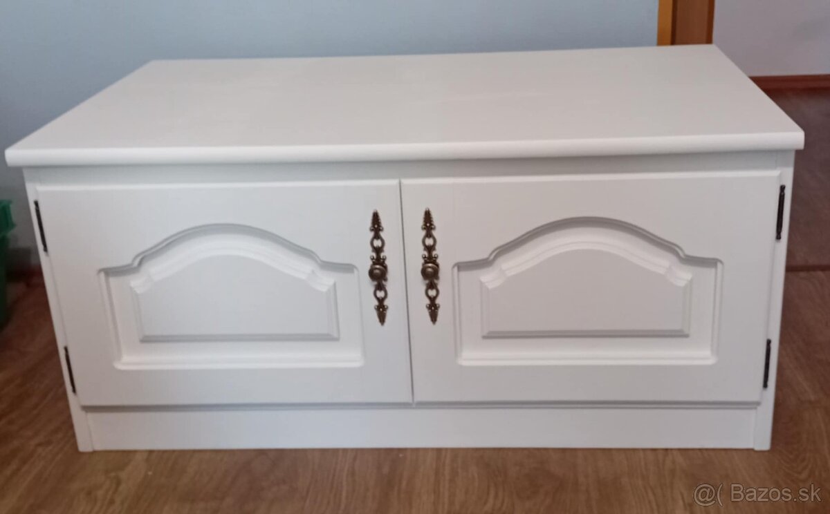 Nízka skrinka skriňa