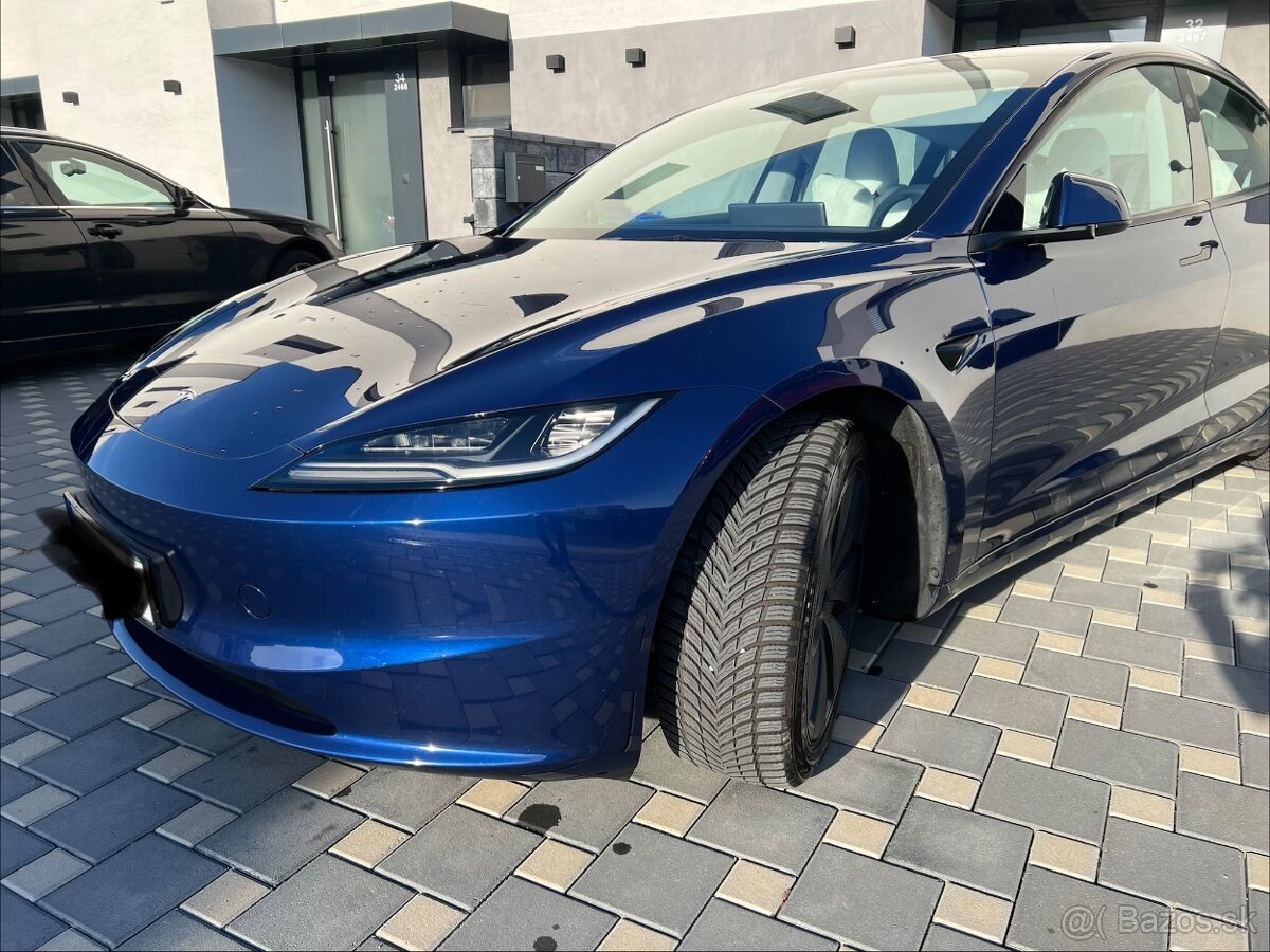 Tesla model 3 SR RWD 2024
