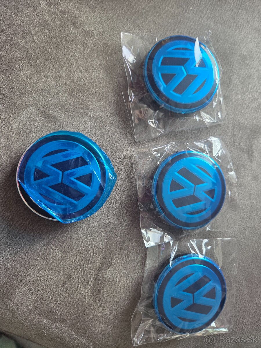 Predám stredové krytky Volkswagen – priemer 56 mm (sada 4 ks