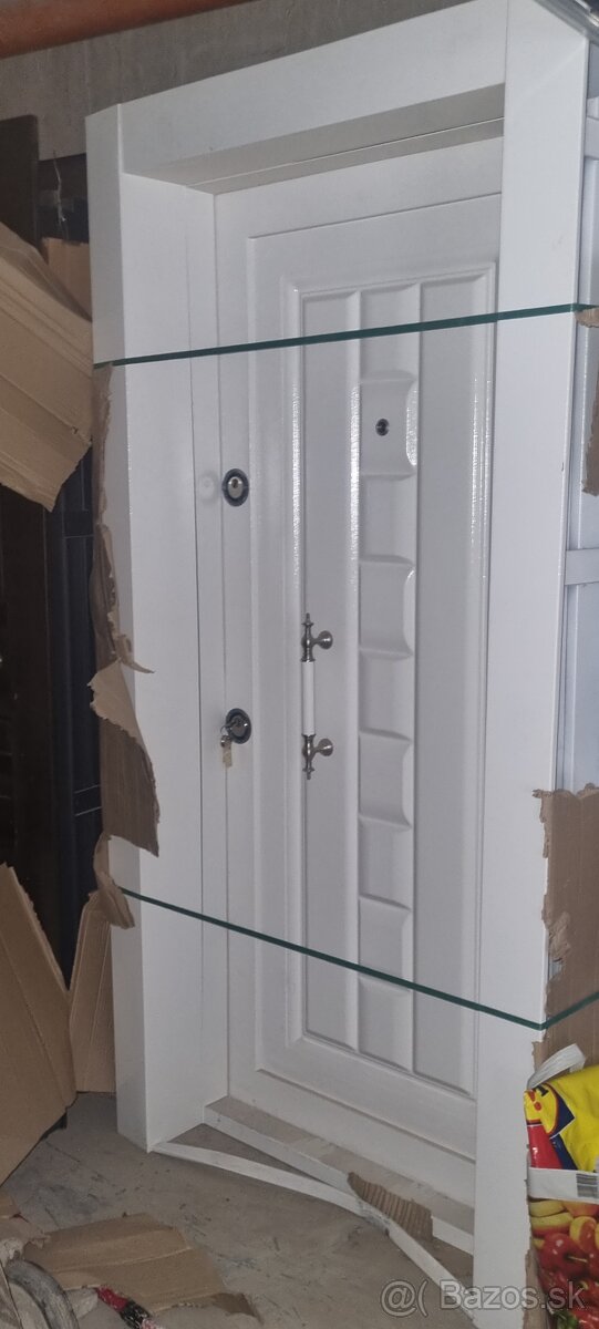 Bezpecnostne vchodove dvere do bytu