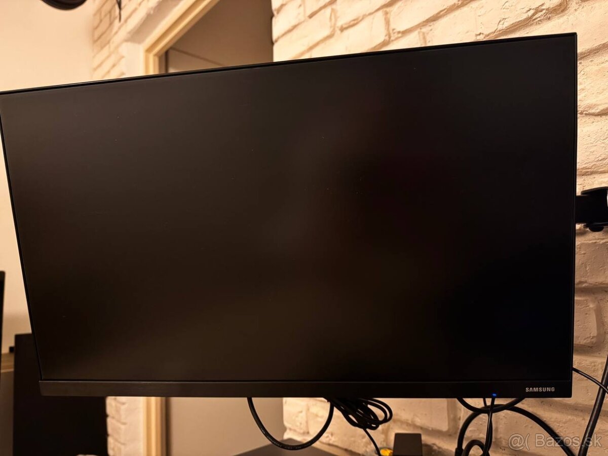 LCD monitor Samsung F24T370