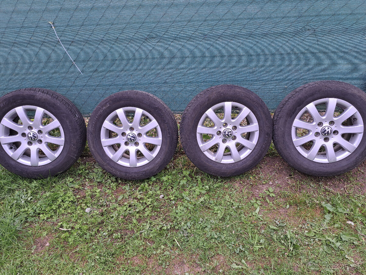 vw golf 5 elektrony r15 s letnimi gumamy