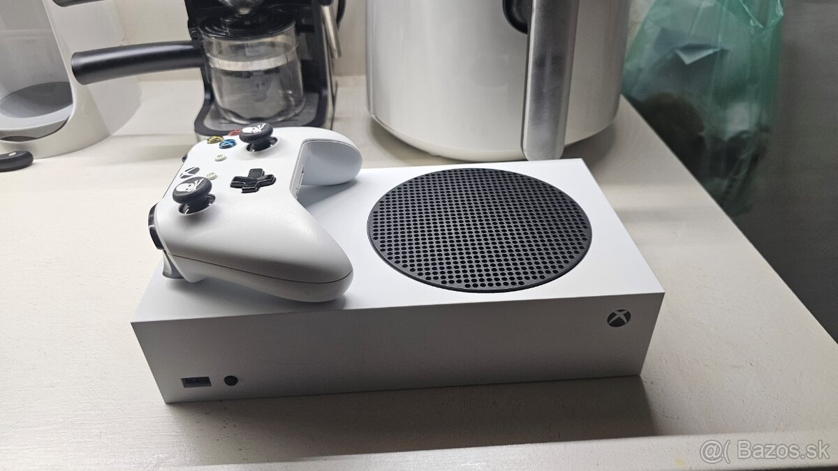 Xbox Series S - 512GB , zachovalý, s joypadom