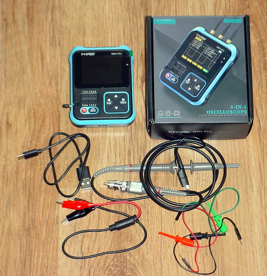 Osciloskop + tester + generátor