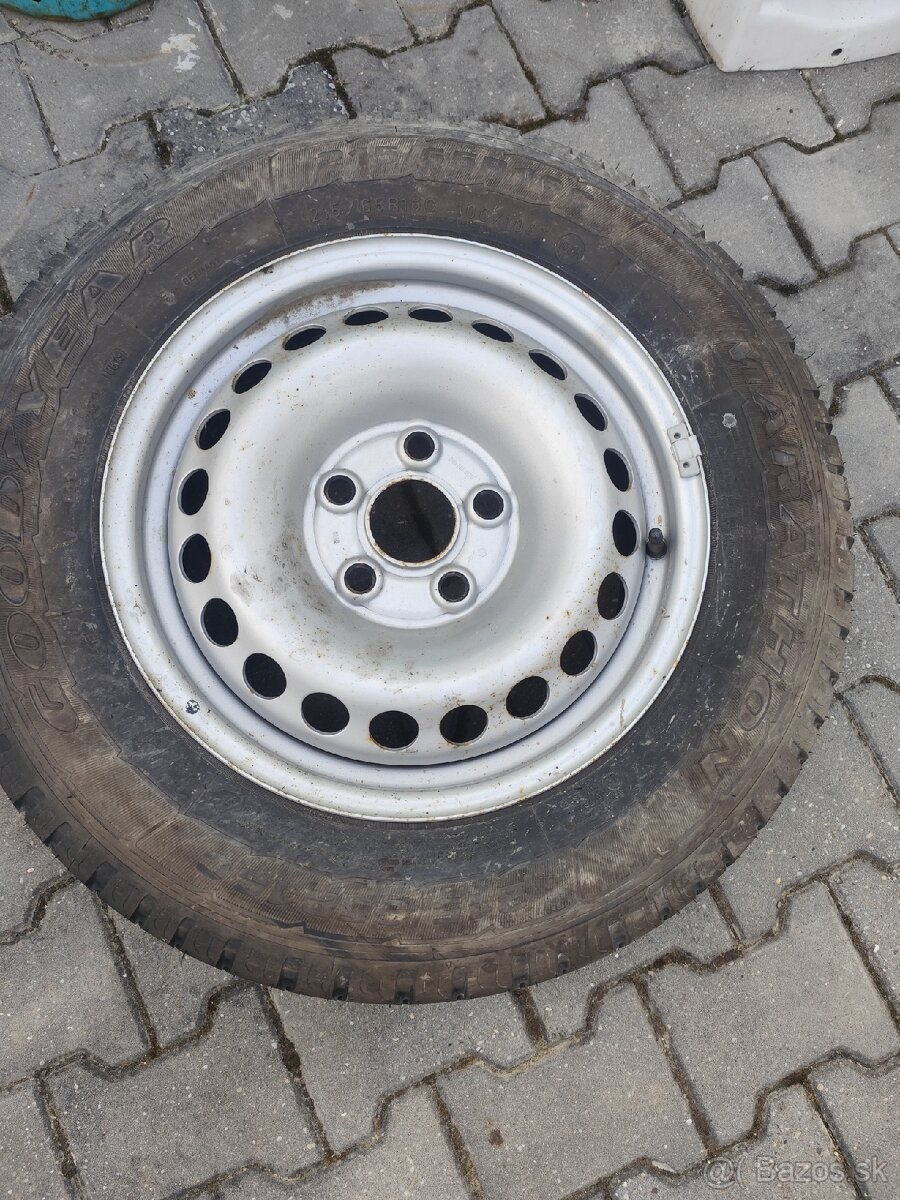 Goodyear marathon 215/65/16 c 106/104T