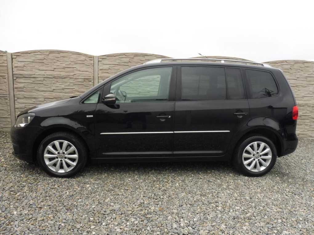 Volkswagen Touran 2.0TDi 140PS HIGHLINE/7MÍST/1A