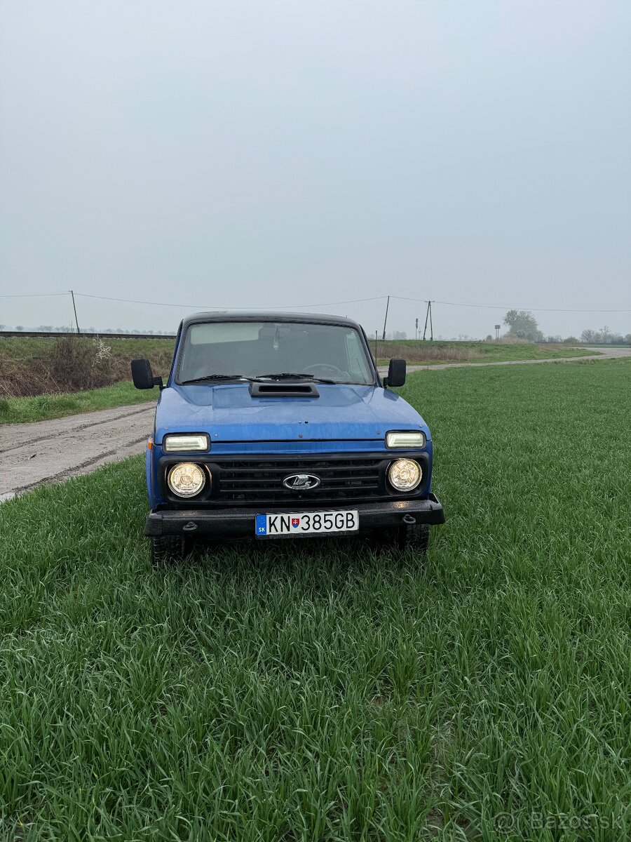 Lada niva 1,7 benzin