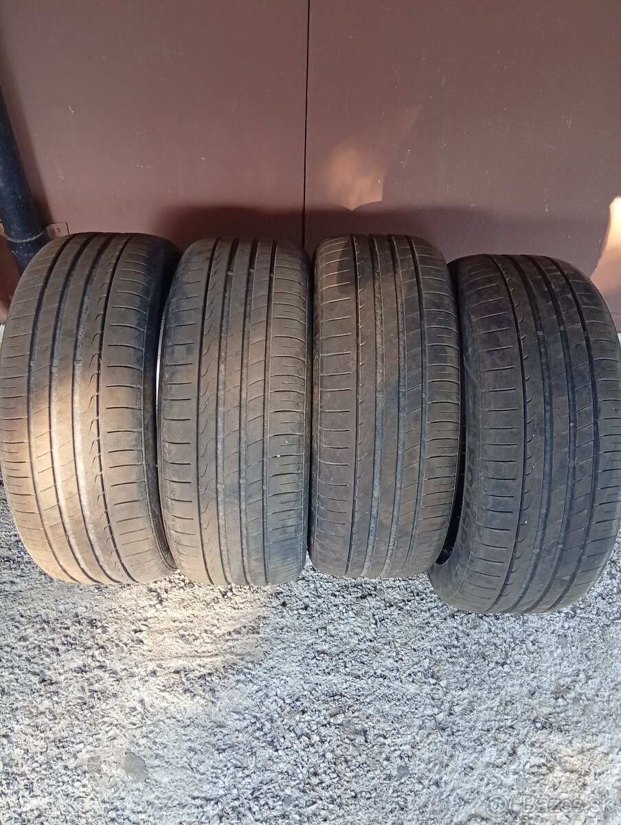 225/50 R17