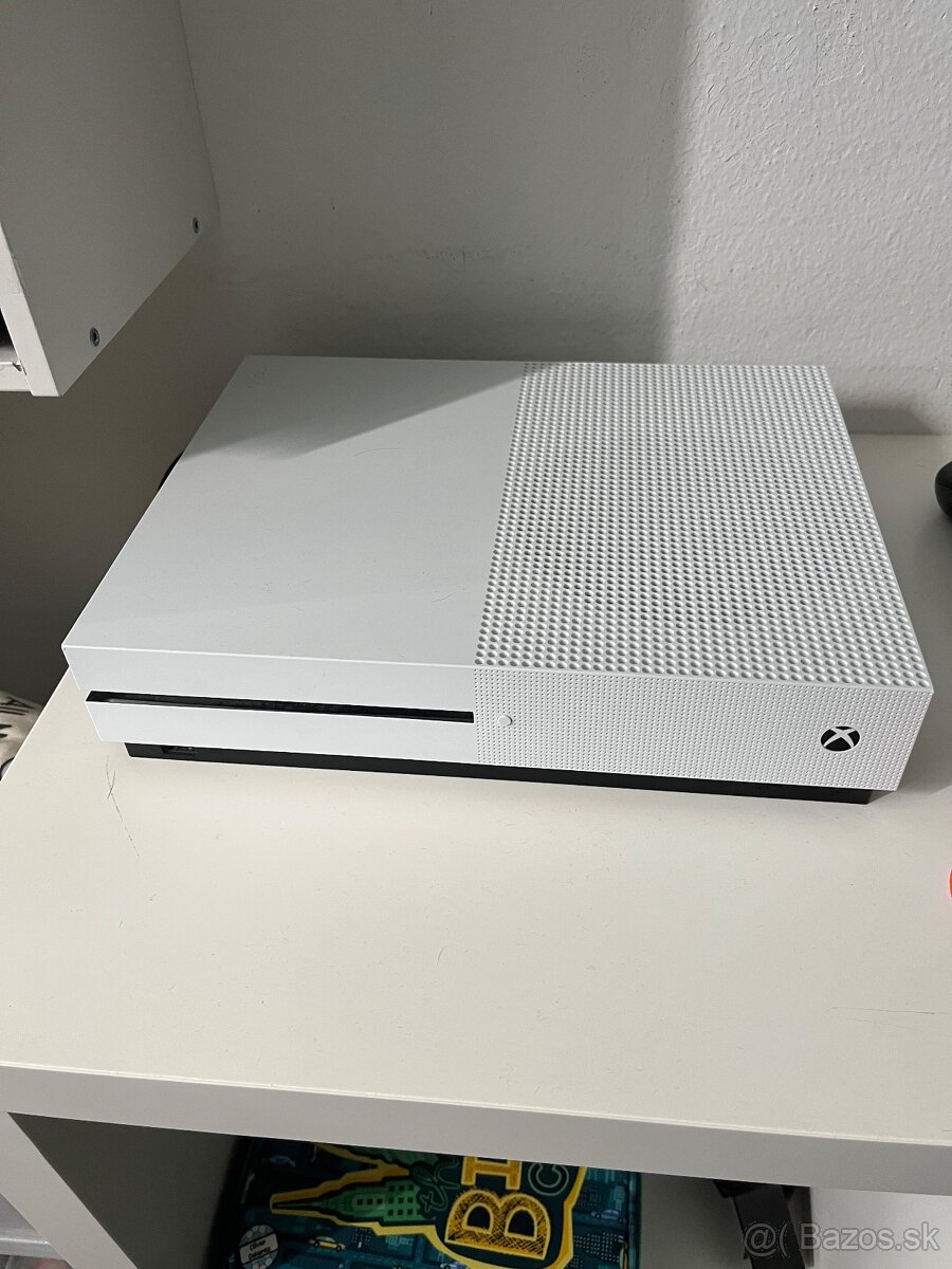 Predam Xbox One S 750GB + 1ks ovladac