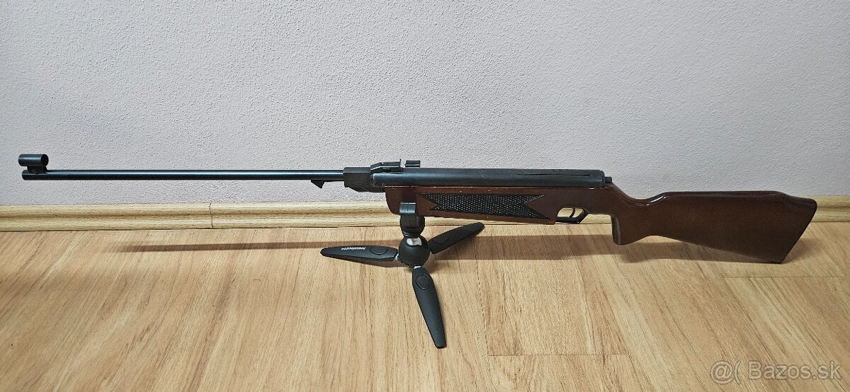 Vzduchovka Slavia 631 s drazkami.