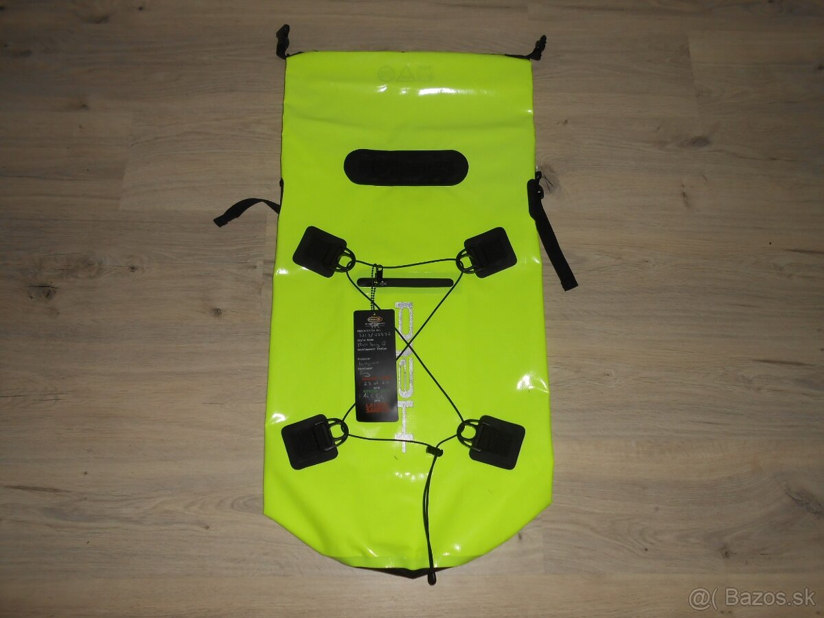 Predam uplne novy nepremokavy ROLL BAG HELD