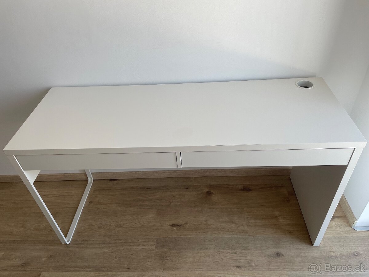 Pracovny stôl MICKE Ikea