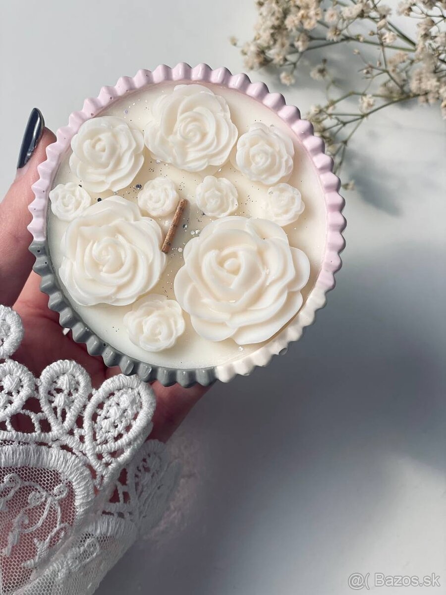 Aromatická sviečka v akrylovom svietniku, bez viečka