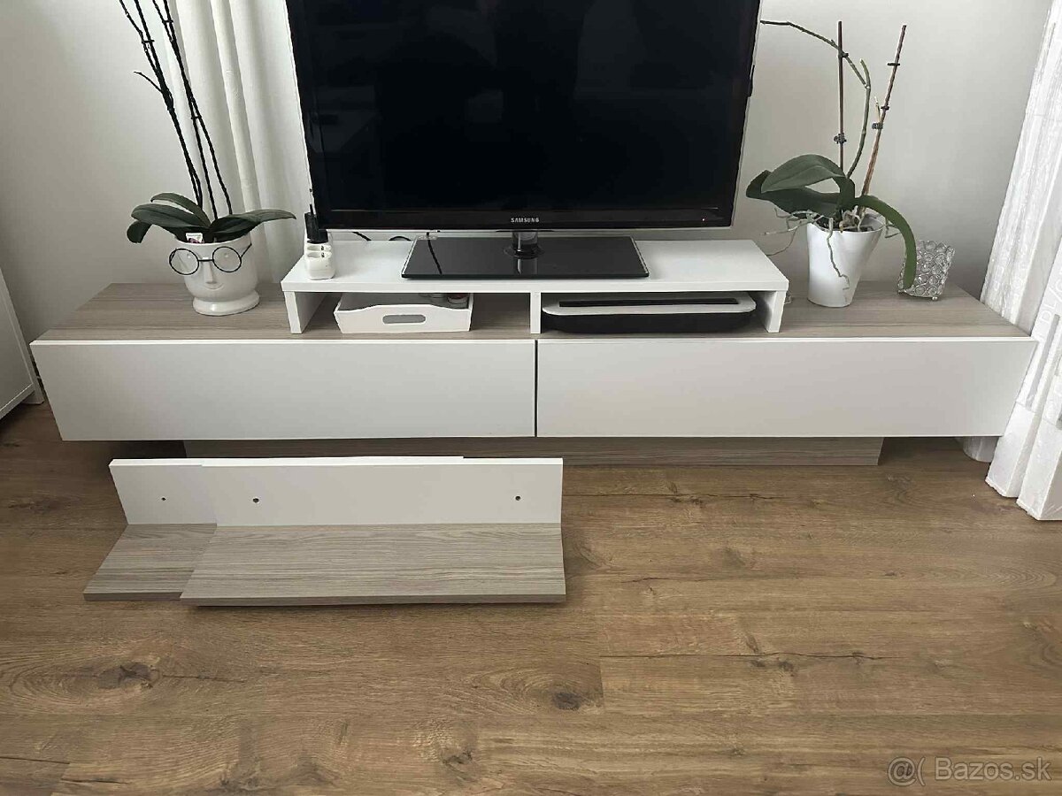 Skrinka pod TV + 2 polička na stenu